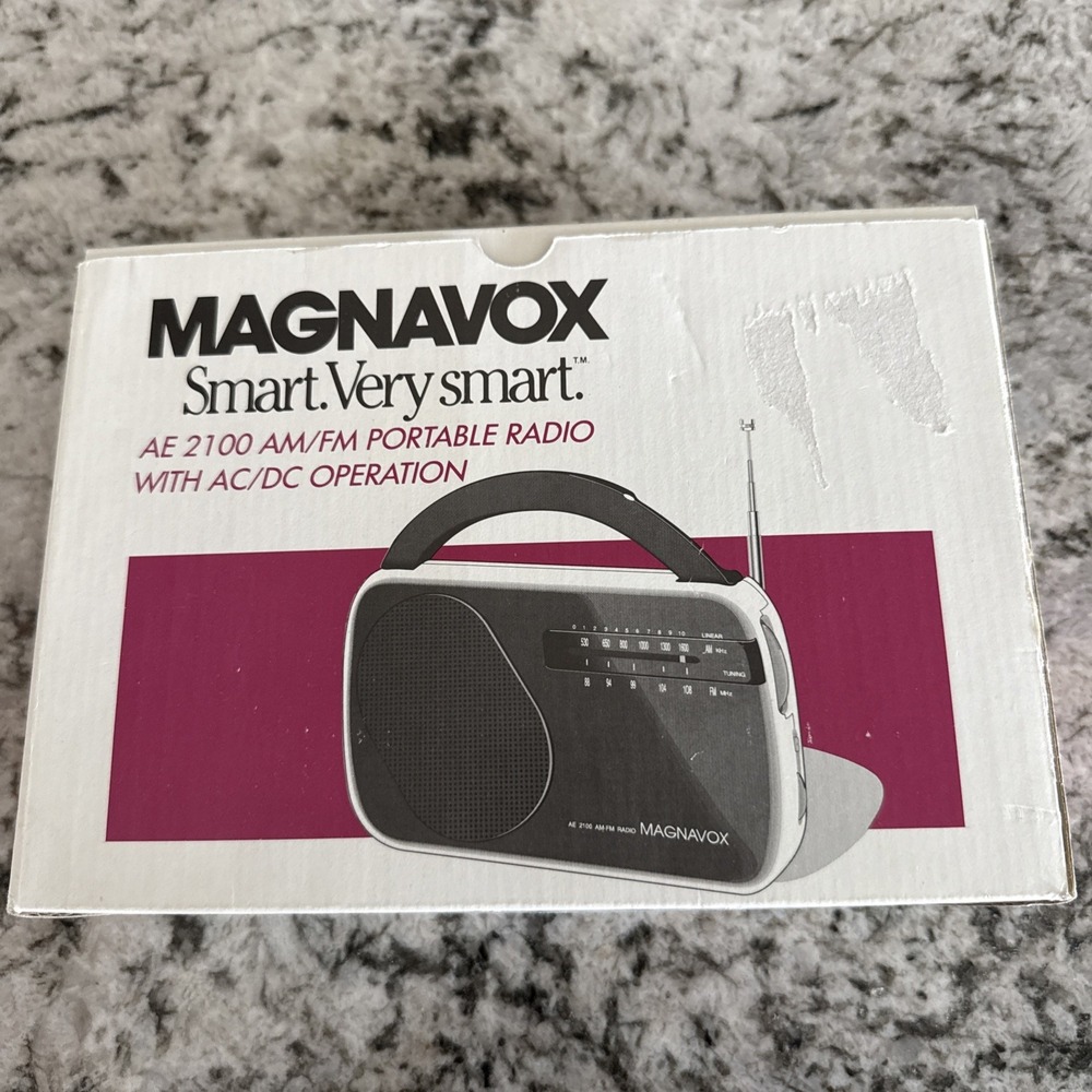 MAGNAVOX AE2100 AM FM PORTABLE RADIO Ac/dc 2 Band Antenna Vintage New Open Box